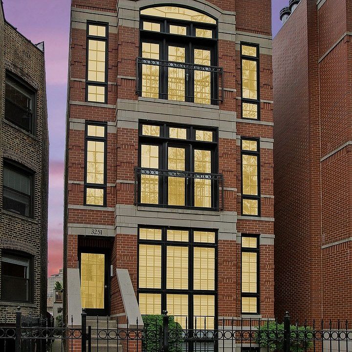 1st image of 3251 N Kenmore Ave #2