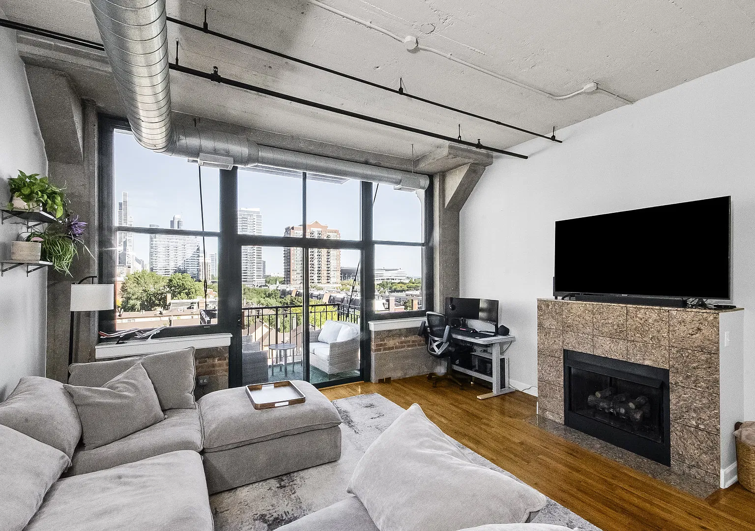 1 bed, 968 sqft, $3,200 — Photo 2