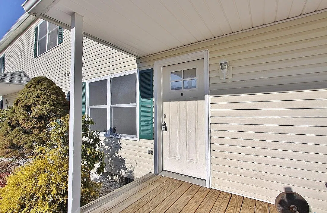 2 bed, 1000 sqft, $2,000 — Photo 2