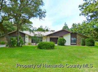 8047 River Country Dr, Weeki Wachee, FL 34607