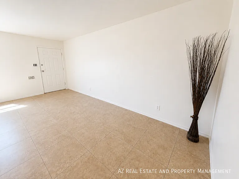1507 N 15th Ave — Photo 8