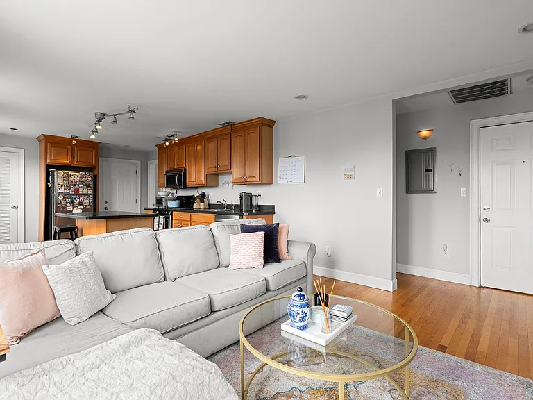 87 M St #3 — Photo 6