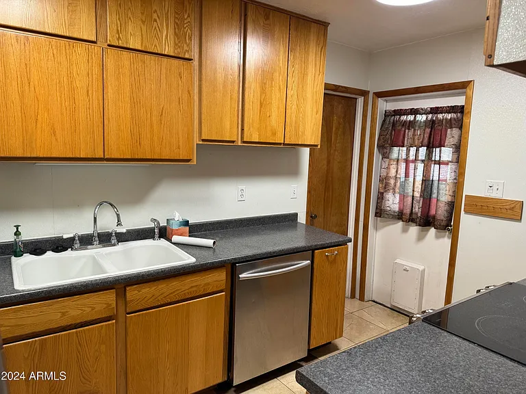 8542 E Windsor Ave — Photo 5