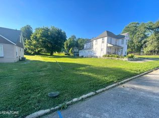 515 Clifty St, Harriman, TN 37748