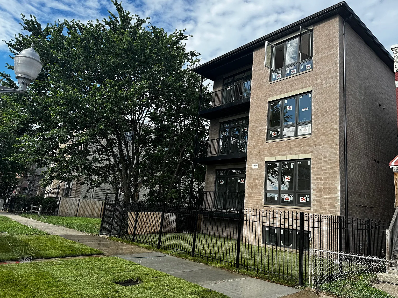 2 bed, 1150 sqft, $2,200 — Photo 1