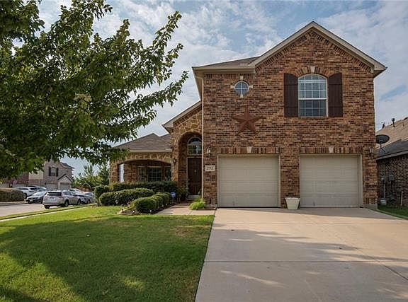 2nd image of 2752 Triangle Leaf Dr