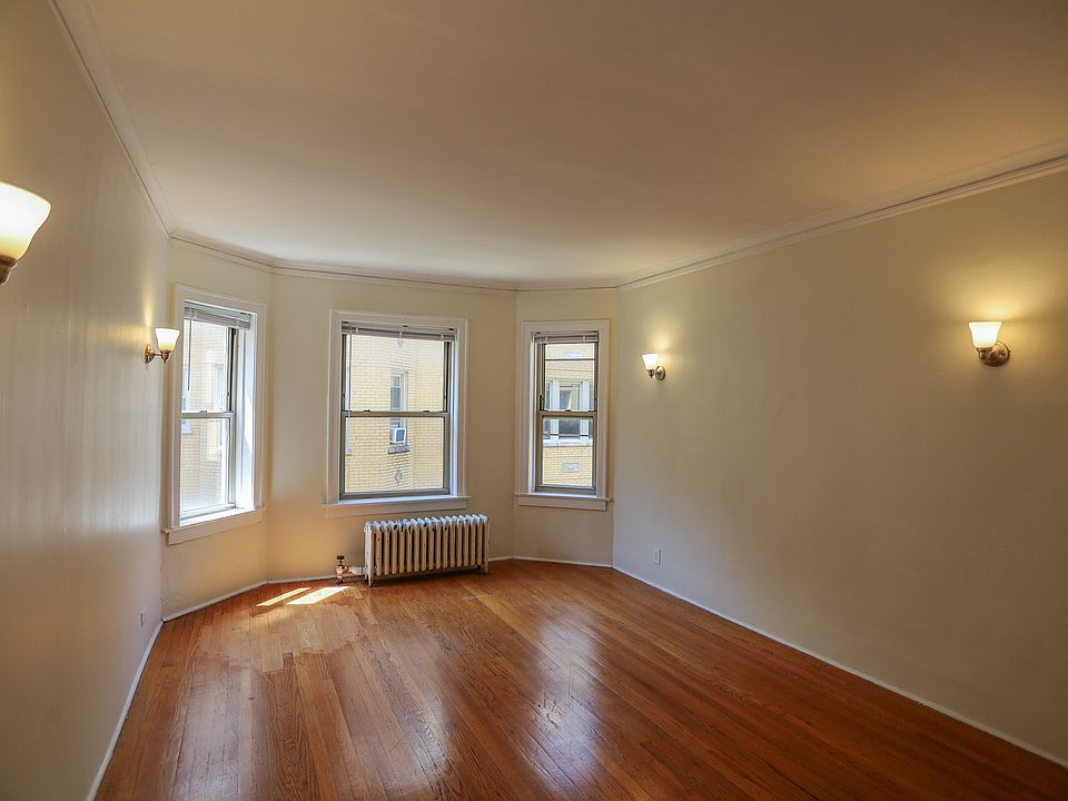 1st image of 1625 W Lunt Ave APT 1B