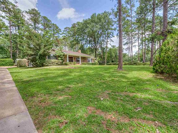 3rd image of 3035 Lakeshore Dr