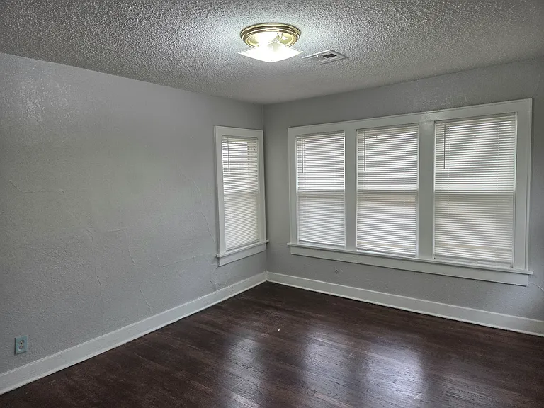 1809 N Gatewood Ave — Photo 11