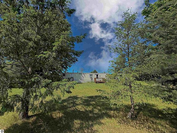 2nd image of 1395 E Duck Lake Rd