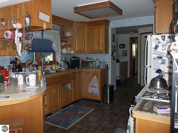 5th image of 5684 W Lake Shore Dr