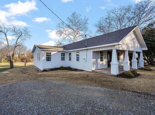 202 Forest Ave, Broadway, NC 27505