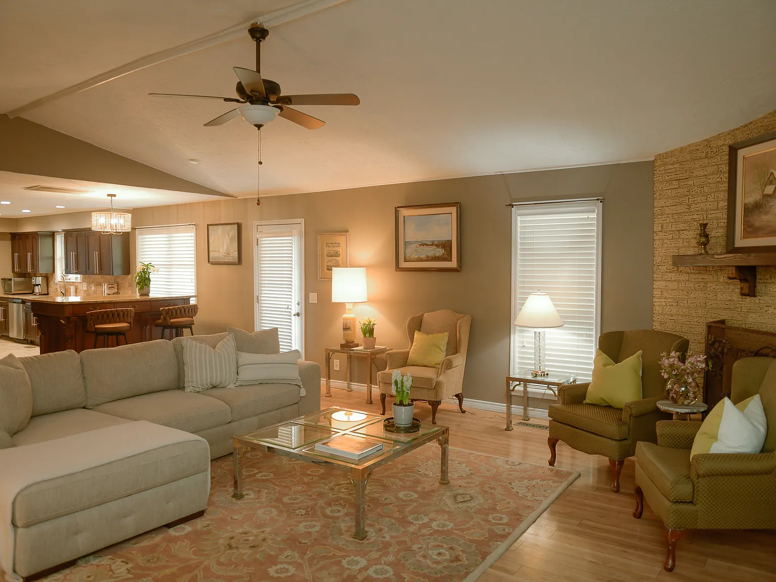 4 bed, 2.5 bath, 2598 sqft, $4,200 — Photo 4