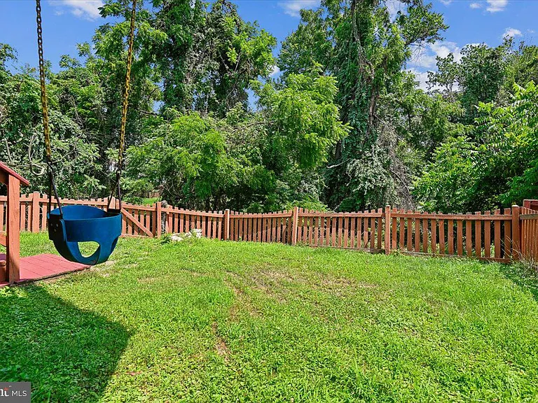 17 Ruddington Ct — Photo 8