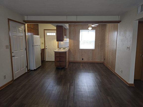 2nd image of 110 E Mill St #D