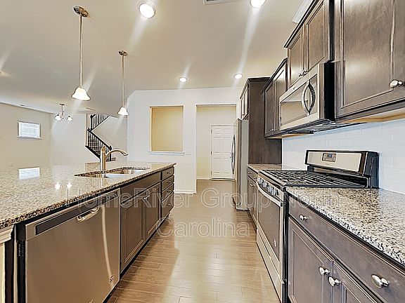 5th image of 106 Waterlynn Club Dr