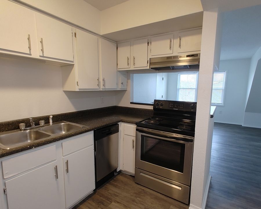 1st image of 3214 Harrison St #3B