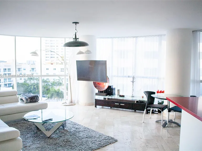 6301 Collins Ave #807 — Photo 38