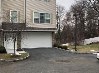 12 Clapboard Ridge Rd UNIT 14, Danbury, CT 06811