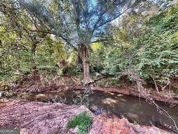 2nd image of 102 Yellow Creek Rd