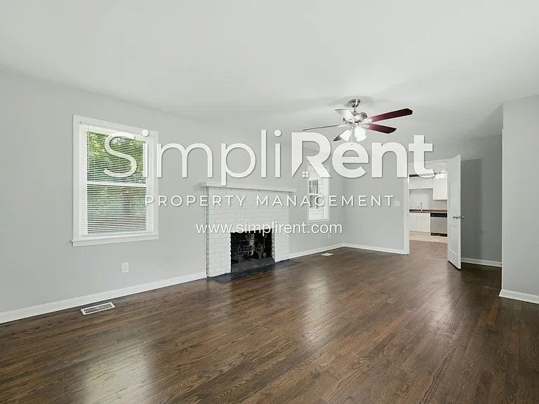 4401 Highland Rd — Photo 6