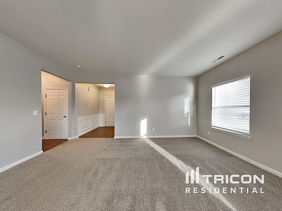 3rd image of 120 Canada Dr