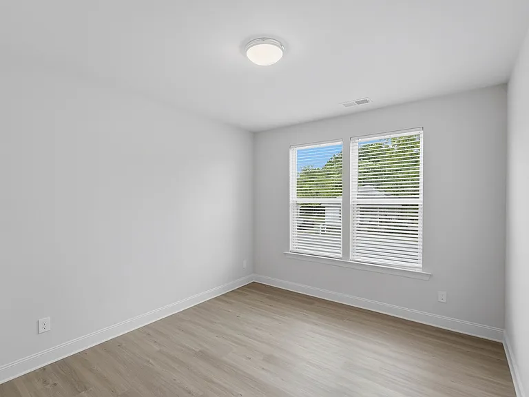 645 Brookwood St #A — Photo 13