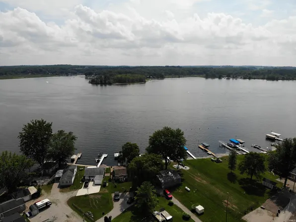 2 Ems B1d Ln, Leesburg, IN 46538