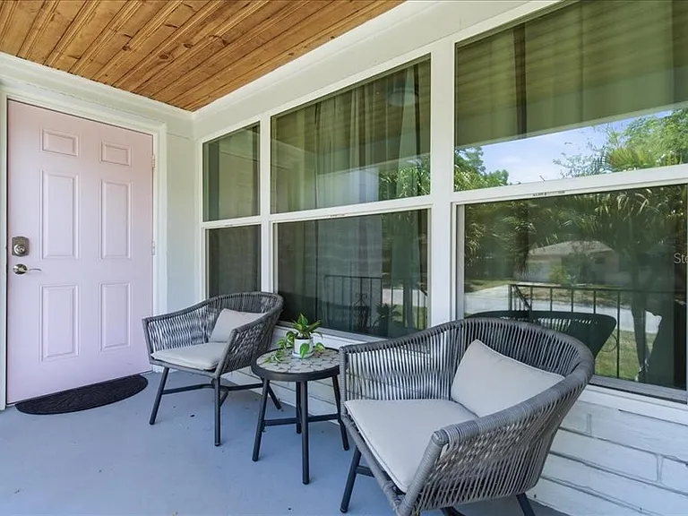 1009 Chester Dr — Photo 5