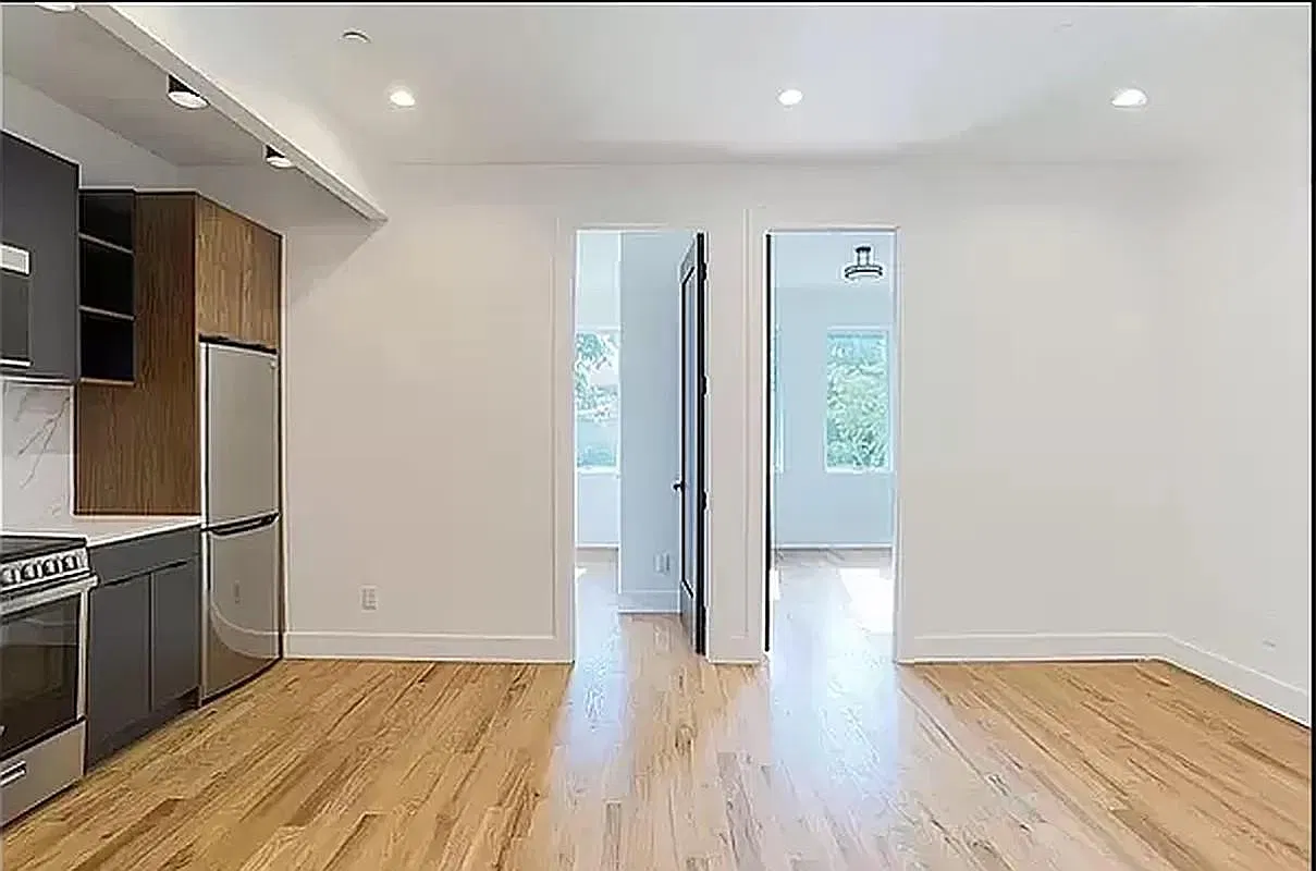 1626 Brooklyn Ave — Photo 4