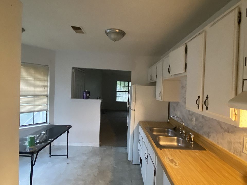 1st image of 218 Chesapeake Pl