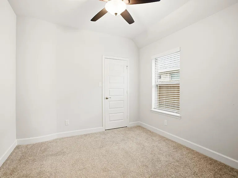2539 Summer Peach St — Photo 17