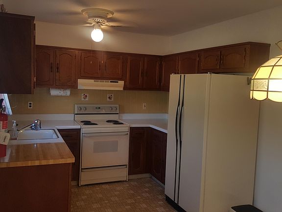3rd image of 1 Crockett Ln #B