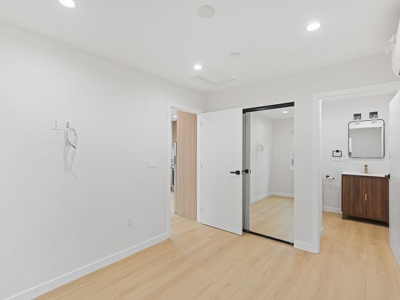 4th image of 22609 1/2 Mariano St
