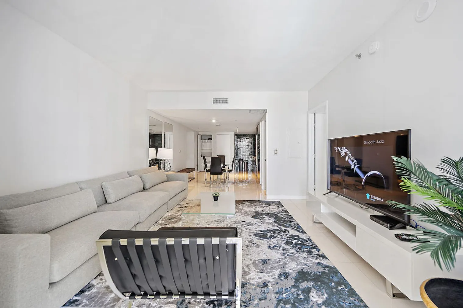 1 bed, 1.0 bath, $6,325 — Photo 3