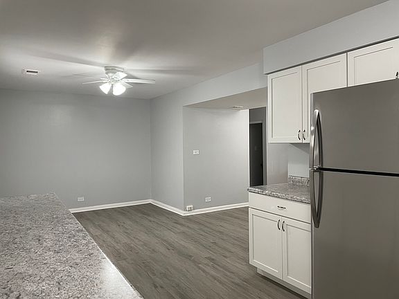 5th image of 9474 Hamlin Ave