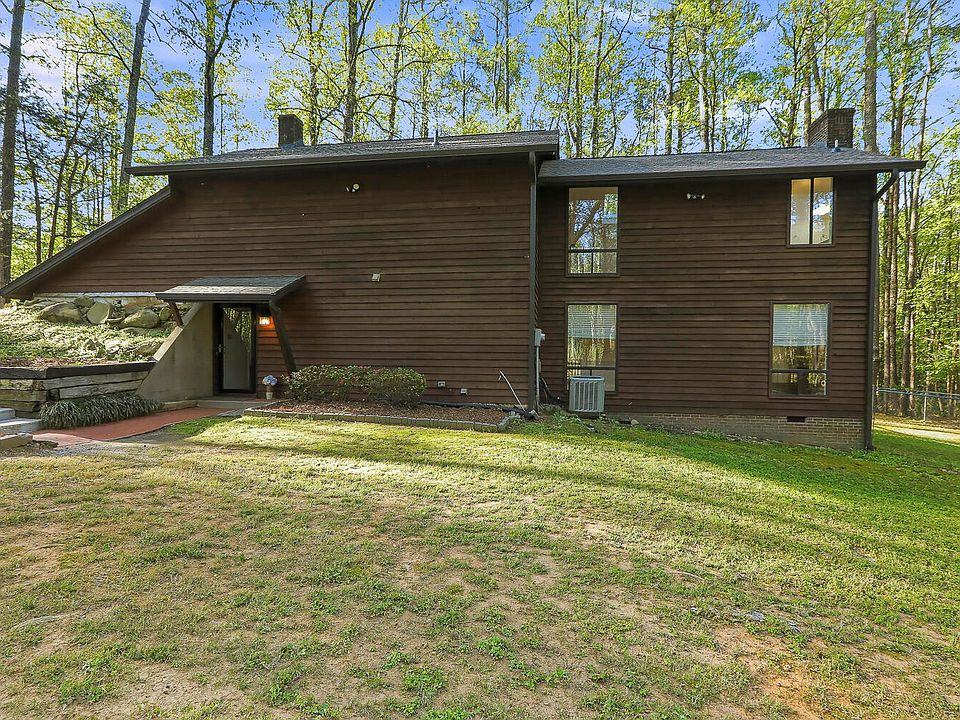 1st image of 369 River Rd