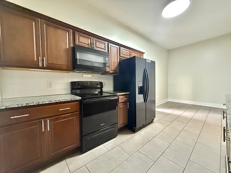 4437 Lorain Ave #DOWN — Photo 6