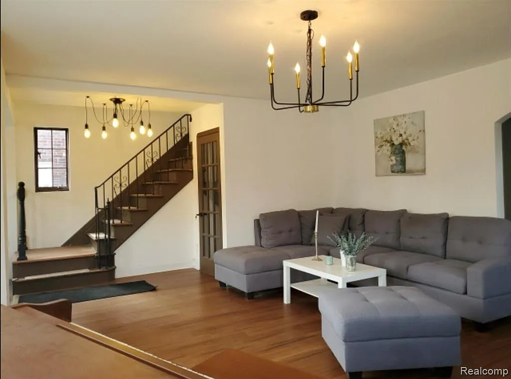 3 bed, 3.0 bath, 2919 sqft, $3,000 — Photo 4
