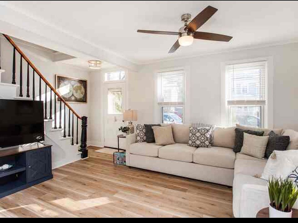 1st image of 9 Avery St #1