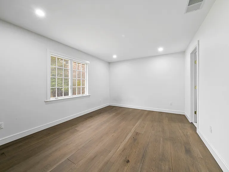 257 Southlawn Ave — Photo 21