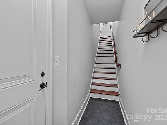 3rd image of 100 N Laurel Ave