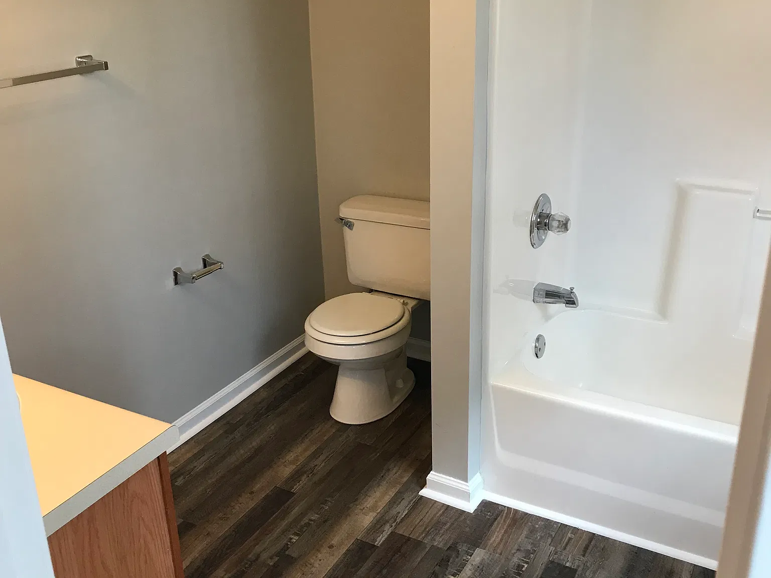3 bed, 1700 sqft, $1,995 — Photo 2