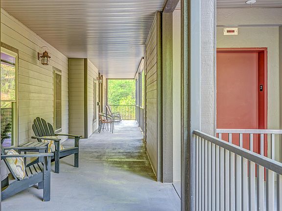 2nd image of 116 Smoky Mountain Ln Unit 301