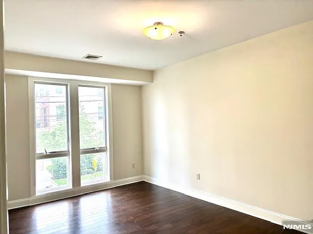 255 Laird Ave #6 — Photo 20