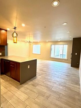 4th image of 699 36th Ave APT 201