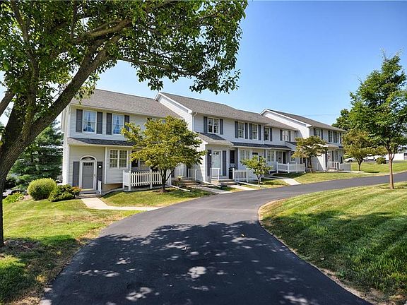 2nd image of 4 Lawnherst Ct