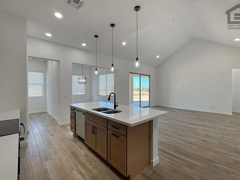 18146 W Morning Vista Ln — Photo 6