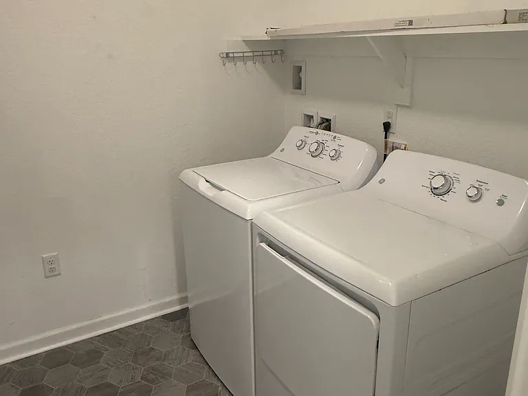 1725 Dromolin Dr #105 — Photo 9