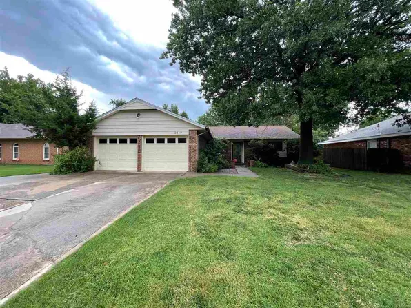 2119 Oriole St, Ponca City, OK 74601